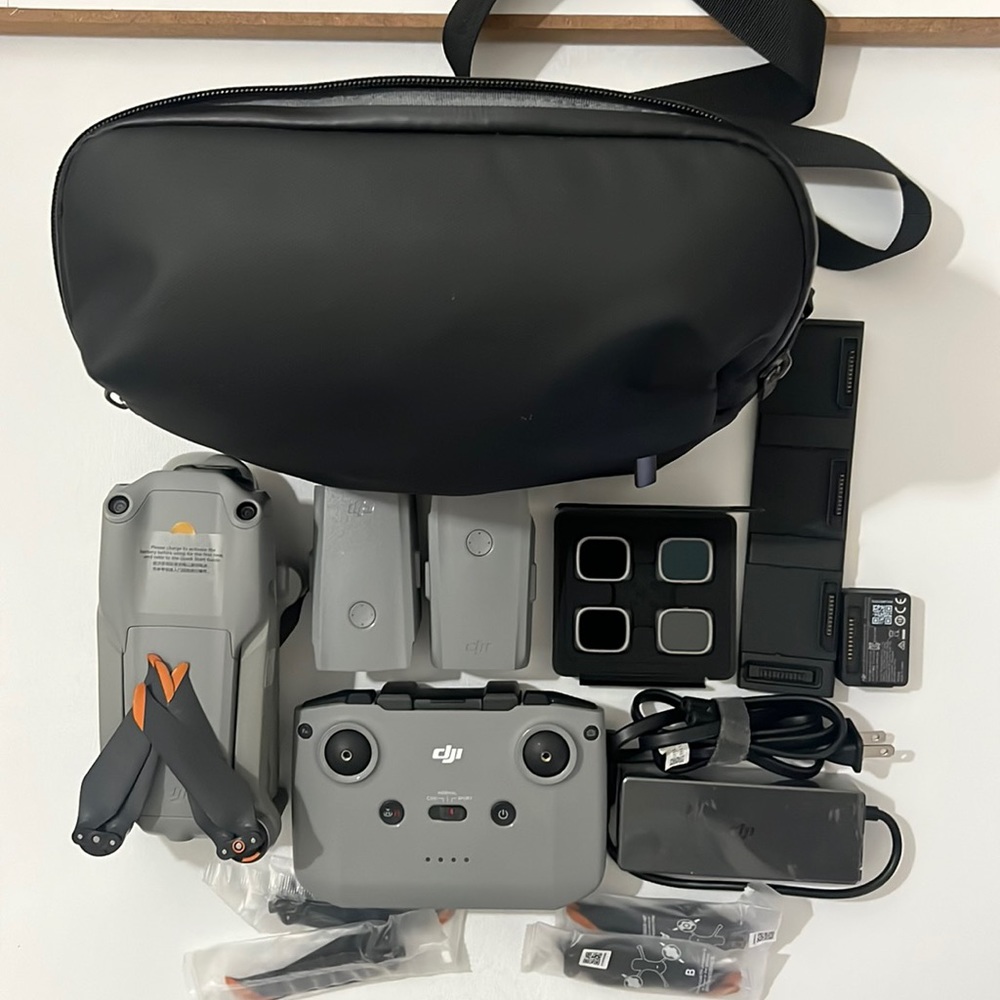 DJI Air S2 fly more combo like new excellent condition
